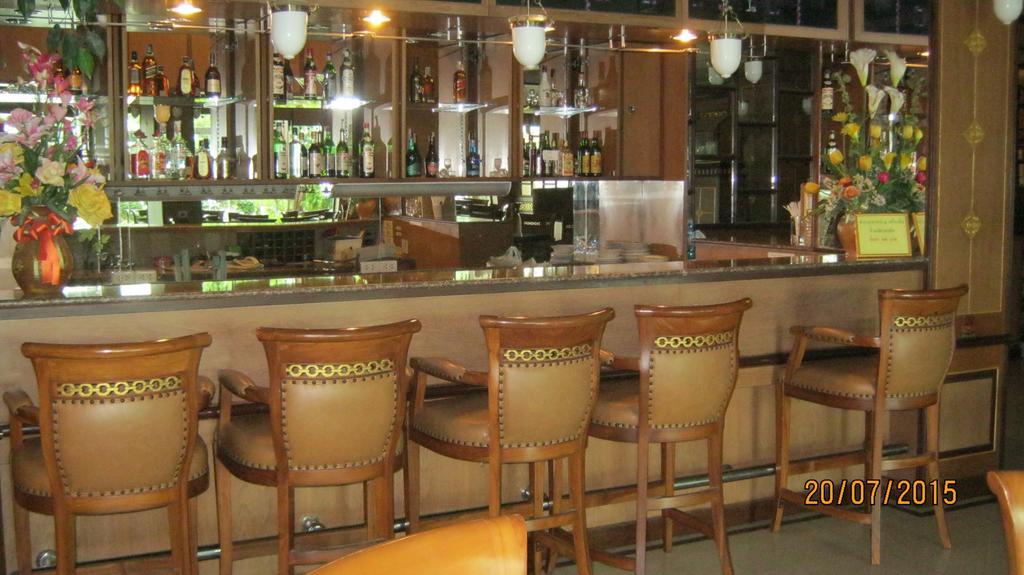 Kyo-Un Hotel Saraburi Bagian luar foto