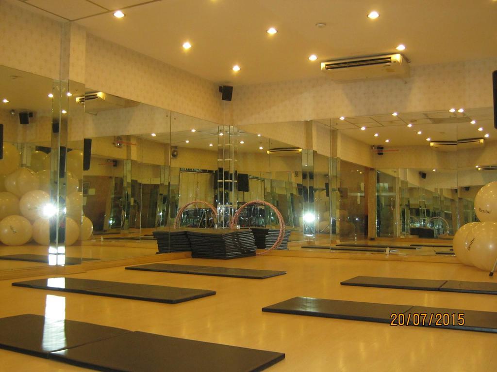 Kyo-Un Hotel Saraburi Bagian luar foto