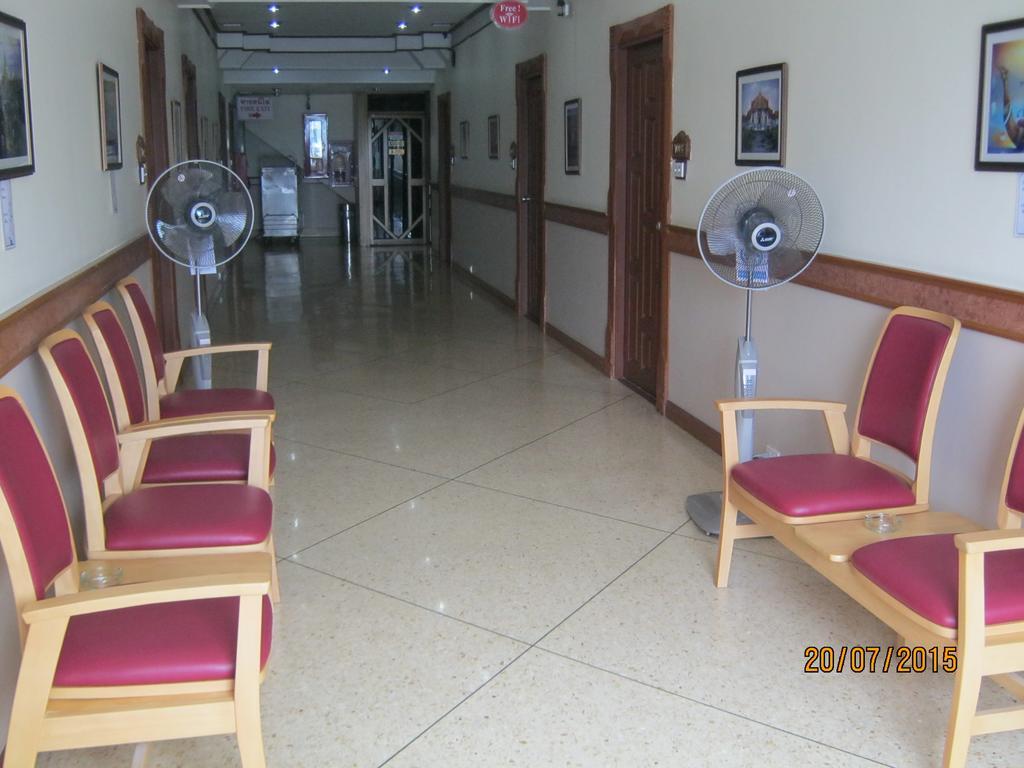 Kyo-Un Hotel Saraburi Bagian luar foto